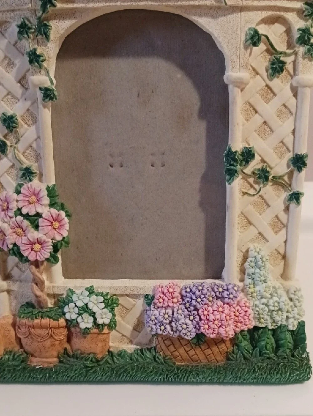 Decorative Garden Gazebo Photo Frame - Cream Lattice Design Blue Pink  Flowers